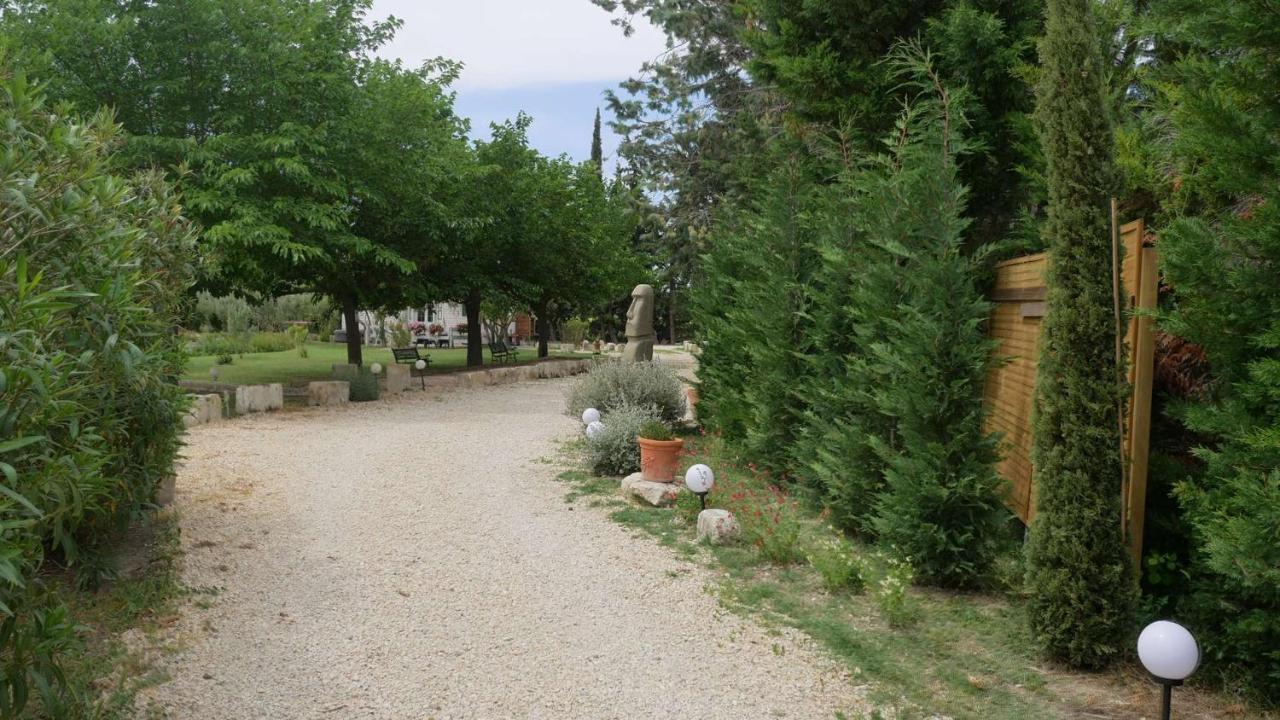 Mas Maurane - Le Bougainvillier Aux Portes D'Arles Apartment Tarascon Exterior photo